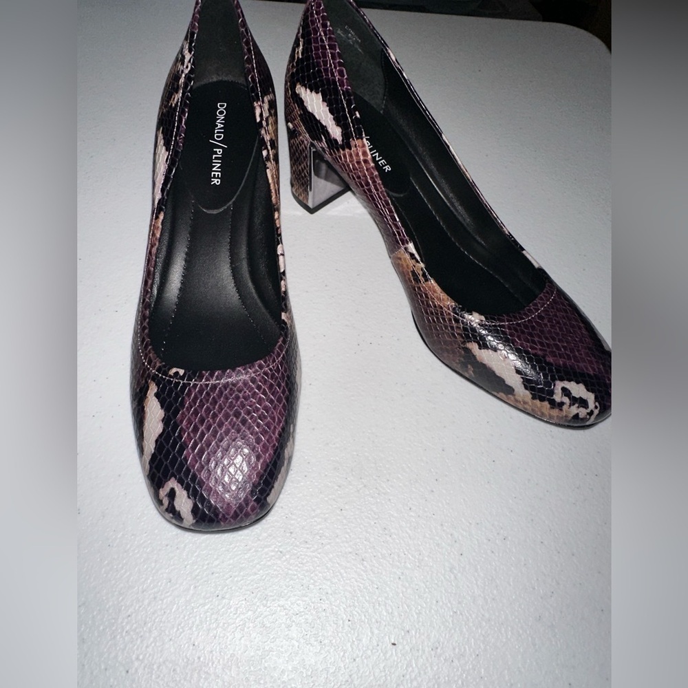 NWOB Donald Pliner Corin Leather Snakeskin Print Purple and Black Block Heel - Picture 12 of 12